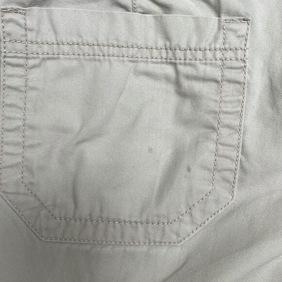 LOFT twill shorts - size 6 - Picture 3 of 4